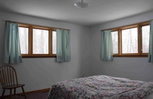Northfield Cabin | Cottage Lac Heney 1.5 hours from Ottawa
