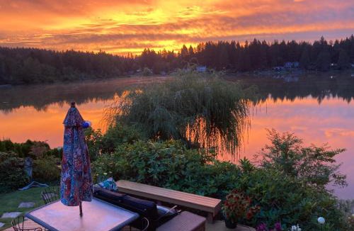 Woodinville Bed & Breakfast | Cottage Lake Bed and Breakfast