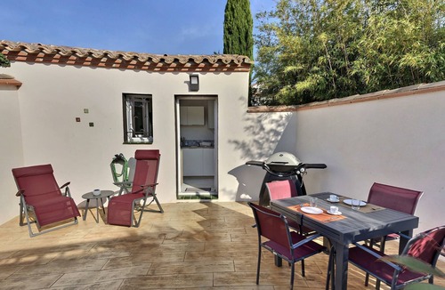 Theza House | cottage le bougainvillier