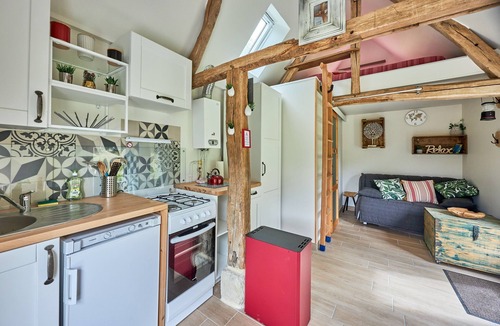 Cresseveuille Apartment | Cottage 'Le Chouette Insolite' with Private Garden & Nordic Bath