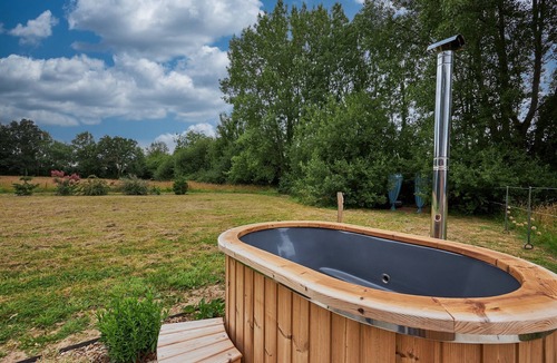Cresseveuille Apartment | Cottage 'Le Chouette Insolite' with Private Garden & Nordic Bath