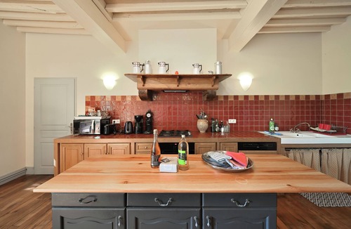 Estadens House | Cottage 'Le Clos St-Paul Comminges - 13 Pers' with Mountain View, Shared Pool and Wi-Fi