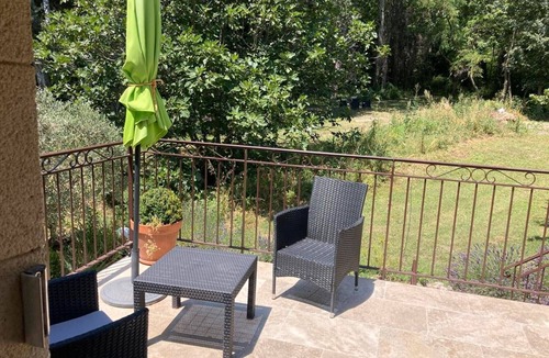 Puget House | Cottage 'Le Romarin' with Shared Pool, Wi-Fi and Air Conditioning