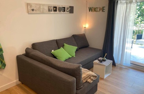 Puget House | Cottage 'Le Romarin' with Shared Pool, Wi-Fi and Air Conditioning