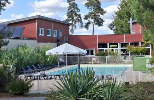Chaveignes Apartment | Cottage Le Vau 2, draps fournis, piscine