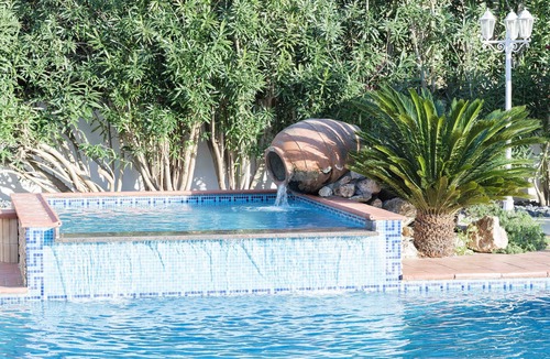 Theza Apartment | cottage les cypres garden view