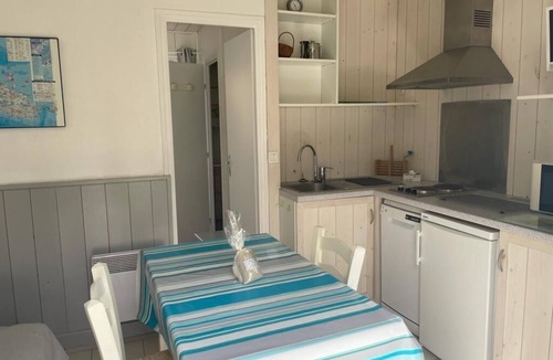 Sainte-Marie-de-Re Cottage | Cottage Les Roses de mer 4