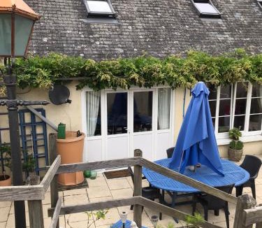 Javron les Chapelles Bed & Breakfast | Cottage Les Glycines