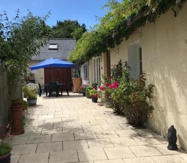 Javron les Chapelles Bed & Breakfast | Cottage Les Glycines