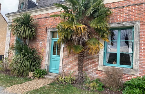 Sarce House | Cottage "Les Guittieres Gites" with Shared Terrace, Shared Garden & Wi-Fi