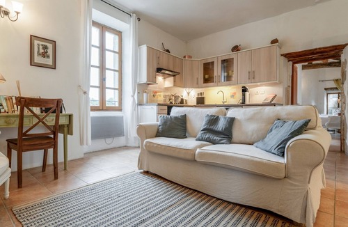 Lussan Cottage | Cottage 'Luxury Lodge For 2 People' with Shared Pool, Wi-Fi and Air Conditioning