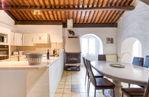 Gignac House | Cottage 'Maison De Campagne' with Private Terrace, Private Garden and Wi-Fi