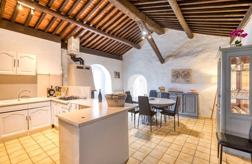 Gignac House | Cottage 'Maison De Campagne' with Private Terrace, Private Garden and Wi-Fi