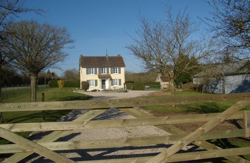 Montreuil-la-Cambe House | "cottage motte" large friendly cottage in the countryside with large spaces