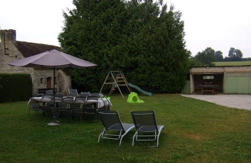 Montreuil-la-Cambe House | "cottage motte" large friendly cottage in the countryside with large spaces