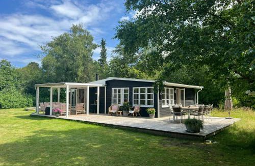 Hoensinge House | Cottage Near Beach Perfect For Families