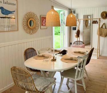 Hoensinge House | Cottage Near Beach Perfect For Families