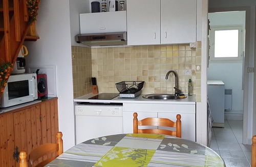 Barbatre House | Cottage near beach with pets allowed and parking