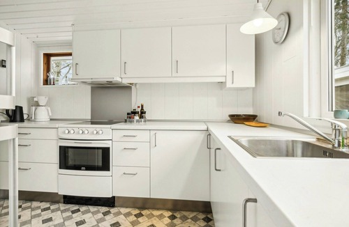 Fjellerup House | Cottage near forest and beach