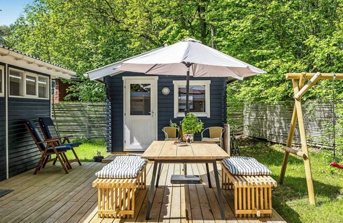 Fjellerup House | Cottage near forest and beach