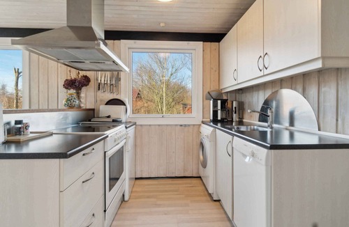 Arnager House | Cottage near idyllic peaceful sandy beach