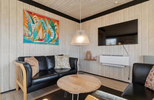 Arnager House | Cottage Near Idyllic Peaceful Sandy Beach