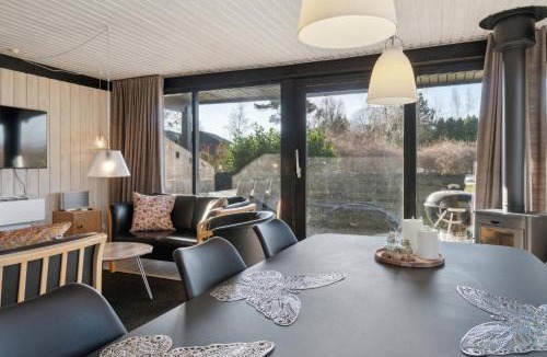 Arnager House | Cottage Near Idyllic Peaceful Sandy Beach