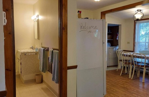 Lake George Cottage | Cottage - near Lake George & Saratoga & Adirondacks