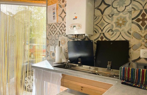 Toury Apartment | Cottage near Paris with private courtyard