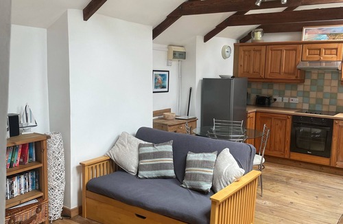 Penrose Cottage | Cottage near Porthcothan Beach