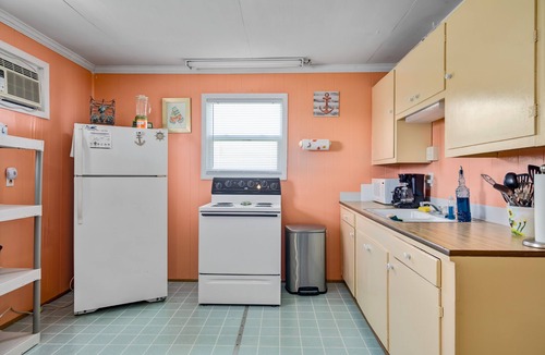 Cypremort Point Cottage | Cottage Near The Bay!