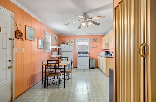 Cypremort Point Cottage | Cottage Near The Bay!