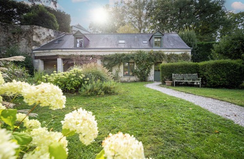 Rochecorbon Cottage | Cottage near TOURS, comfortable, pretty property 18th
