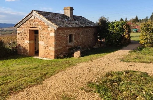 Charnay-les-Macon House | COTTAGE OF THE RED HOUSES ON THE EDGE OF THE VINES