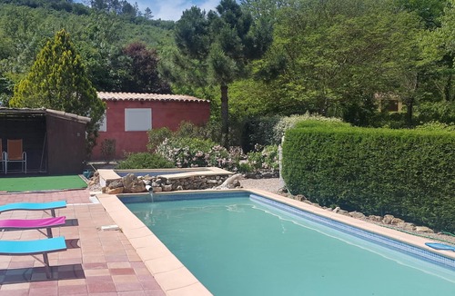 Le Luc House | cottage oleander