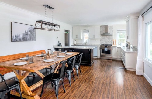 Meaford Cottage | Cottage on 5 Private Acres, Heated Pool & Hot Tub