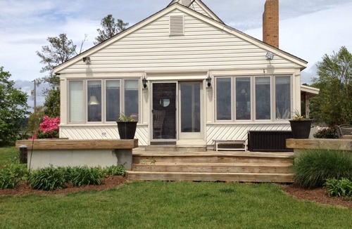 Gloucester Point Cottage | Cottage on a Private Island in the York River
