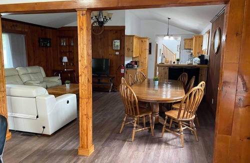 Crystal Beach House | Cottage on Crystal Beach | 3BR & BBQ!