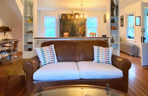 Fishs Eddy Cottage | Cottage on Delaware River-1/2 mile walk to town