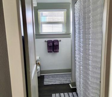 South Tacoma House | Cottage on Durango