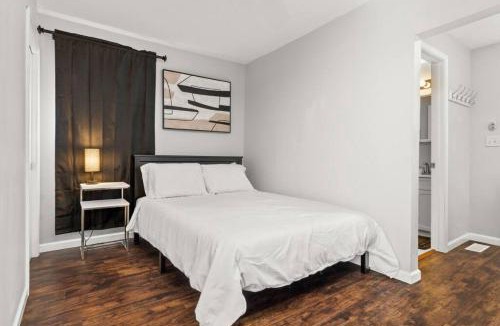 Peoria Heights House | Cottage on Duryea - Cozy 1BD home in the Heights