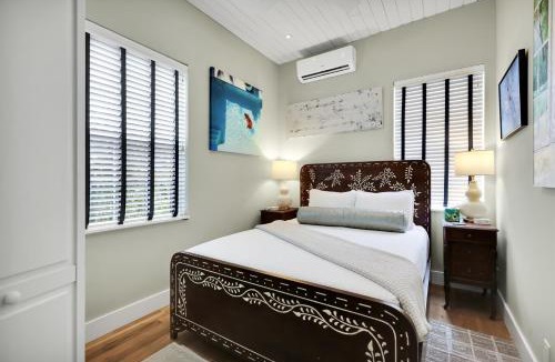 Wilmington Historic District House | Cottage On Front, Downtown free parking!