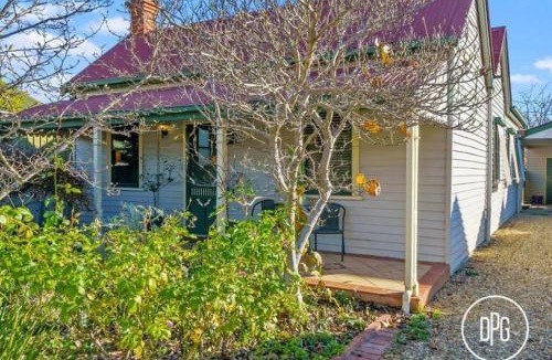Wangaratta House | Cottage on Gray - Wangaratta