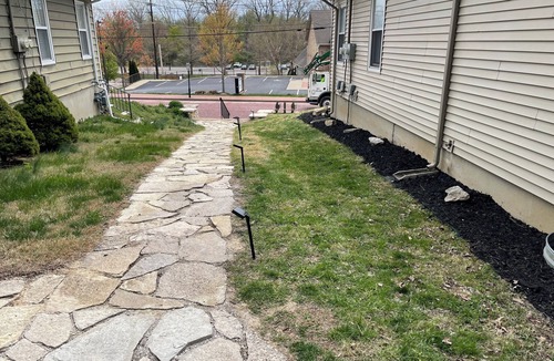 St. Charles House | Cottage on Historic Main Street- Low Cleaning fee