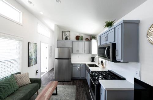 Downtown Reno Apartment | Cottage on Historic Grounds Jade