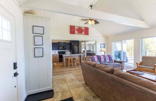 Tobermory House | Cottage on Huron w Sauna