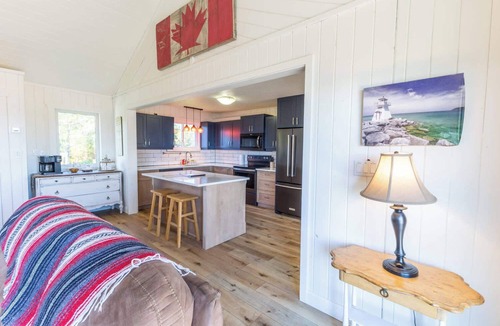 Tobermory House | Cottage on Huron w Sauna
