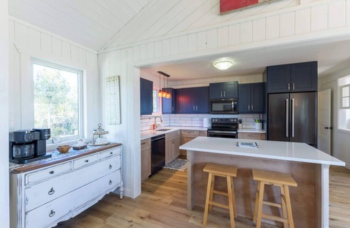 Tobermory House | Cottage on Huron w Sauna
