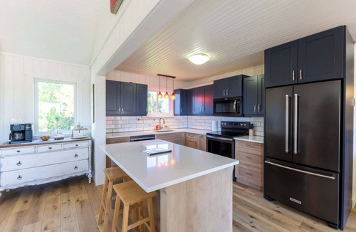 Tobermory House | Cottage on Huron w Sauna