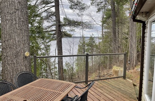 Cloyne Cottage | Cottage on Lake Mazinaw